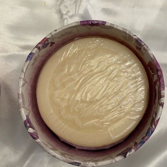 NWOT PUNCH STUDIO LAVENDER BAR OF SOAP IN A BEAUTIFUL KEEPSAKE BOX - Picture 5 of 10